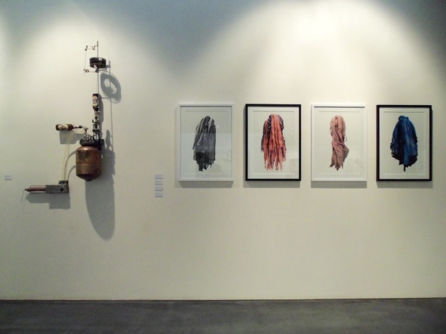 Ausstellungsansicht BLICK FANG, mit Werken von Verena Waldmüller und Alfred Kurz