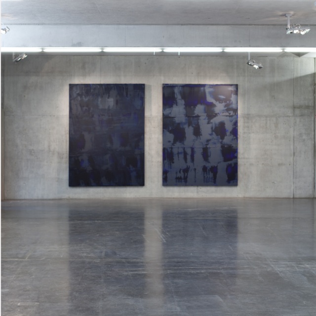 Kunsthaus Kaufbeuren, Ausstellungsansicht 1. OG, mit den Werken GRÜNSTEIN, B 210417 und STRUKTUR GRÜNSTEIN, B 120517, jeweils Öl auf Leinwand, 280 x 210 cm, Courtesy Sammlung Schaub, Landshut