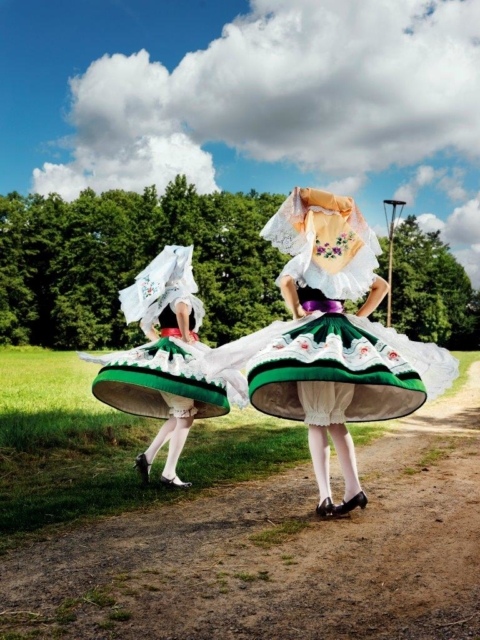 Gregor Hohenberg, Burger Tracht, Fotografie, 2015
