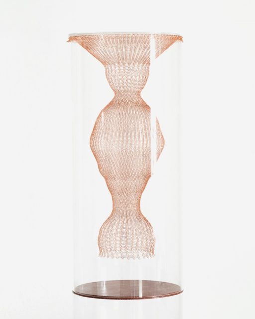 Julia Smirnova, Time Capsule, Kupferdraht, handgestrickt, 2020
