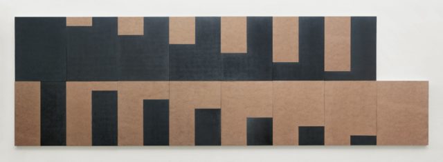 Keiko Sadakane, Requiem for Nanking, 2008, Graphit auf Holz, 15-teilig, 100 x 320 cm,